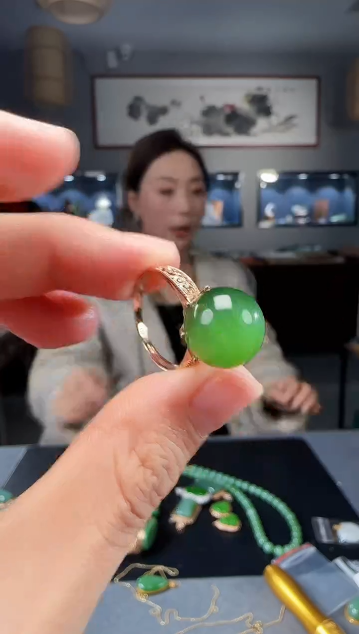 【闪购商品】和田玉戒指18K金镶嵌1