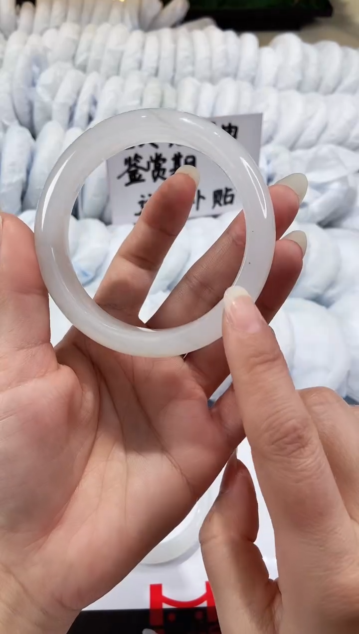 【闪购商品】石英质玉手镯未镶嵌251-60.3