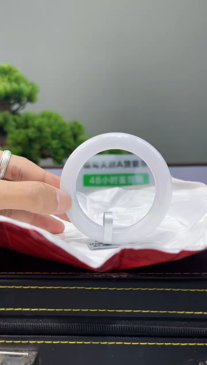 【闪购商品】翡翠手镯未镶嵌手镯9