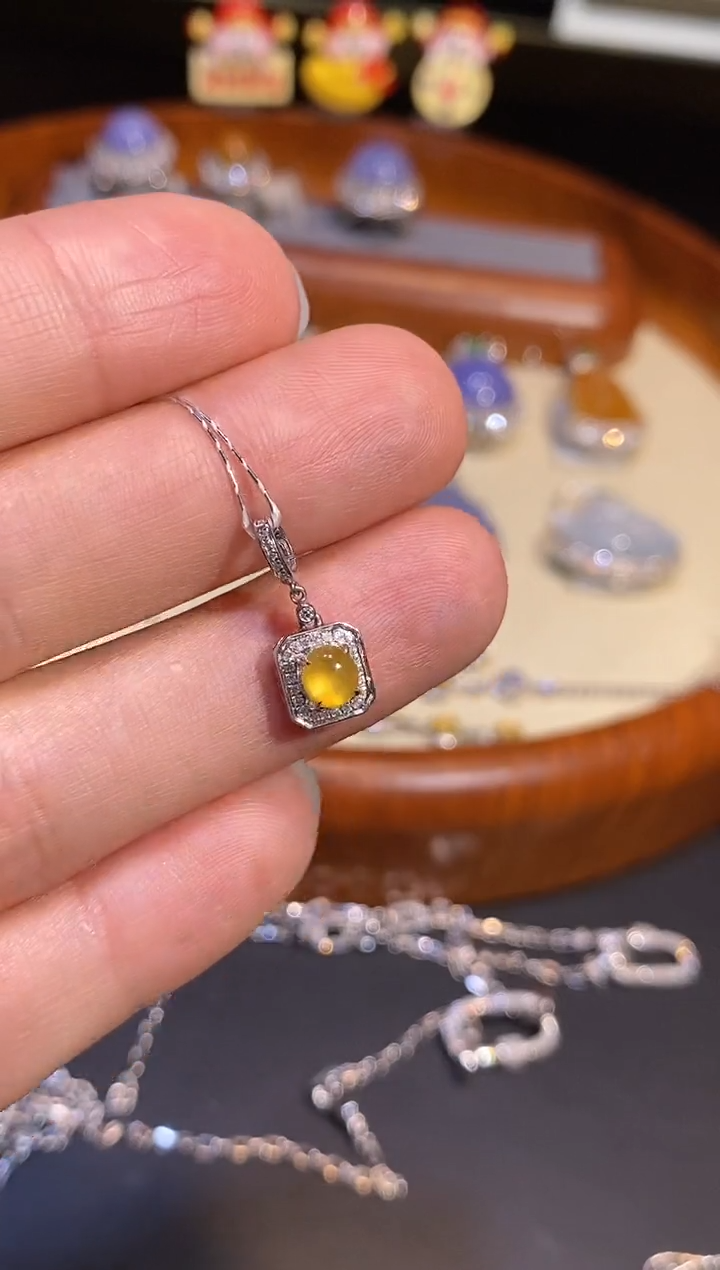 【闪购商品】翡翠颈饰18K金镶嵌吊坠