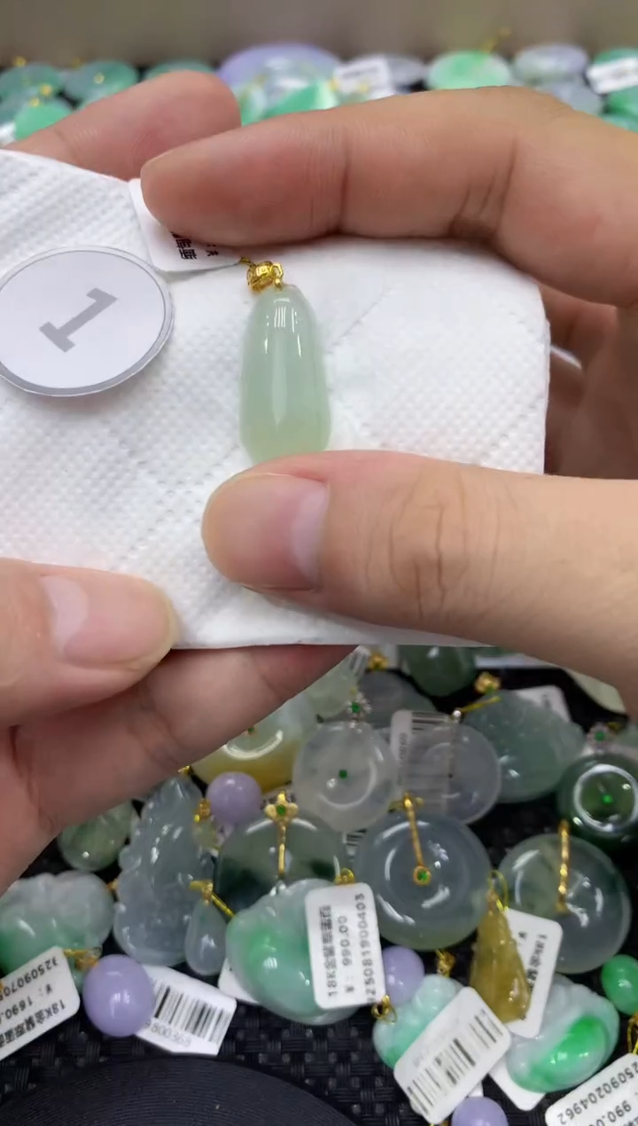 颈饰未镶嵌翡翠天然缅甸翡翠A货