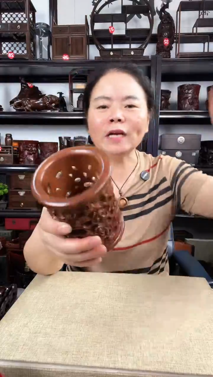 木黄笔筒老李红木工艺品老李红木工艺品