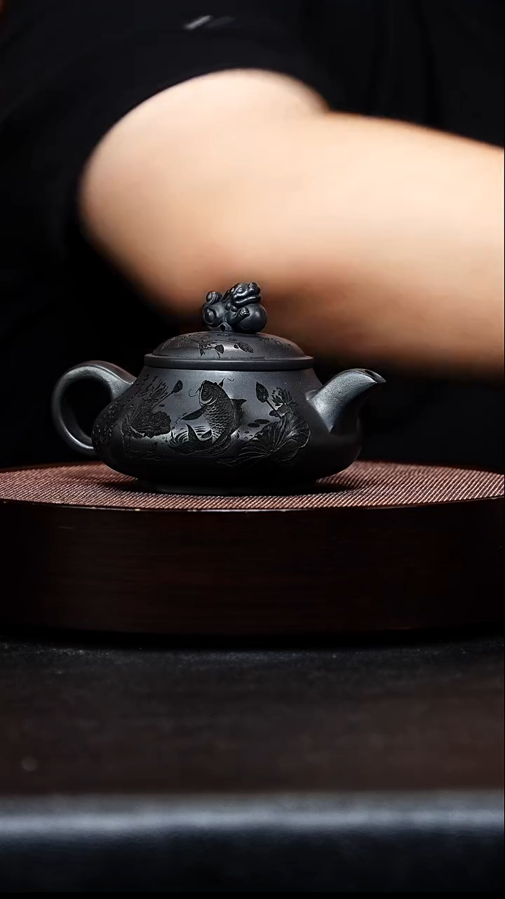 茶壶紫砂宜兴紫砂 八方跃磷 刻绘鱼跃龙门 石黄