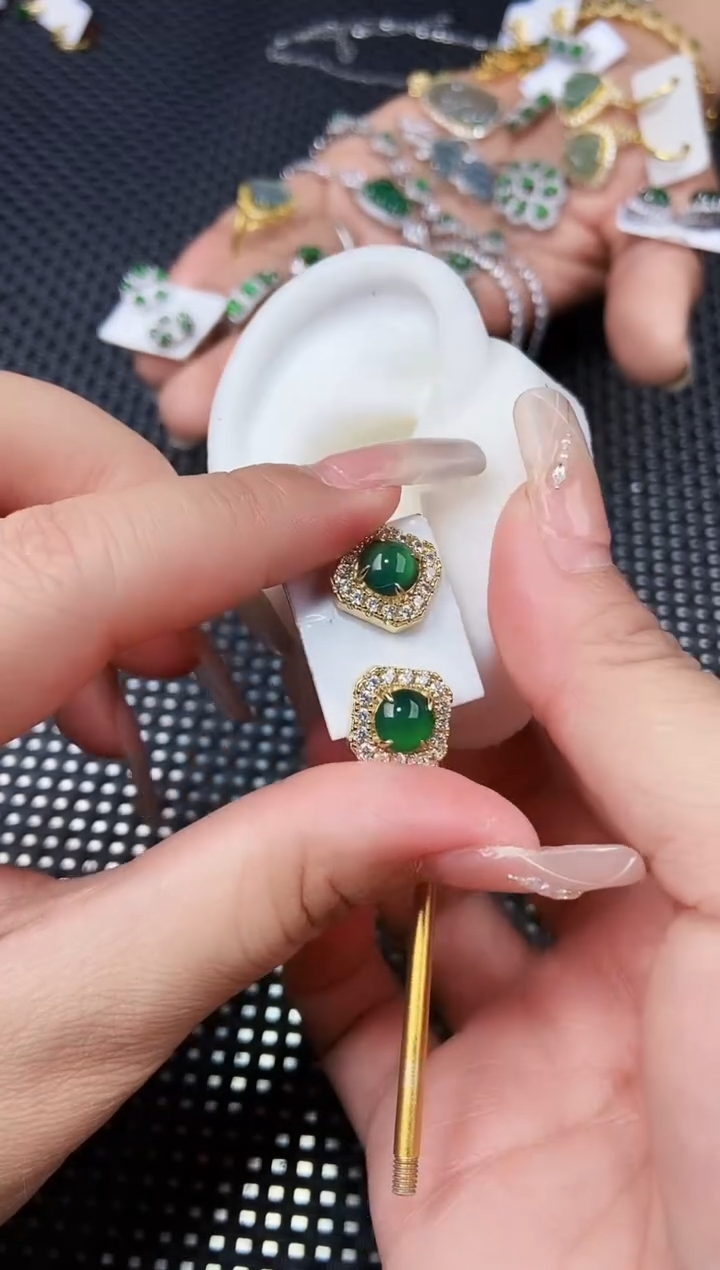 【闪购商品】翡翠未镶嵌耳饰111111111