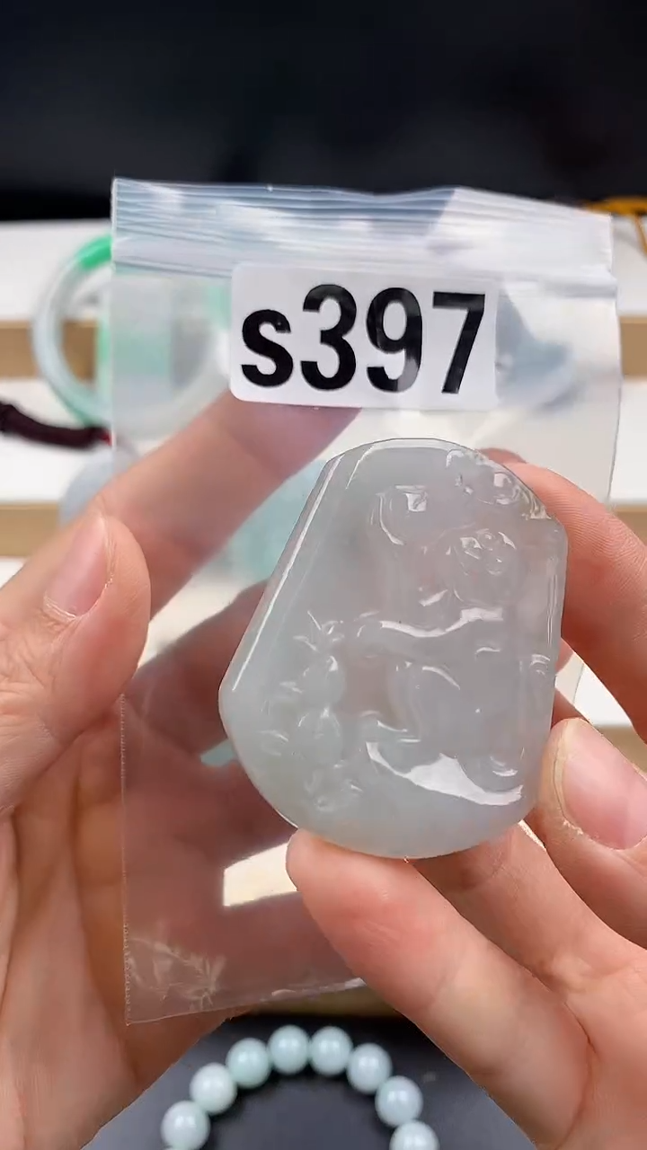 颈饰未镶嵌翡翠七**?天然翡翠吊坠挂件