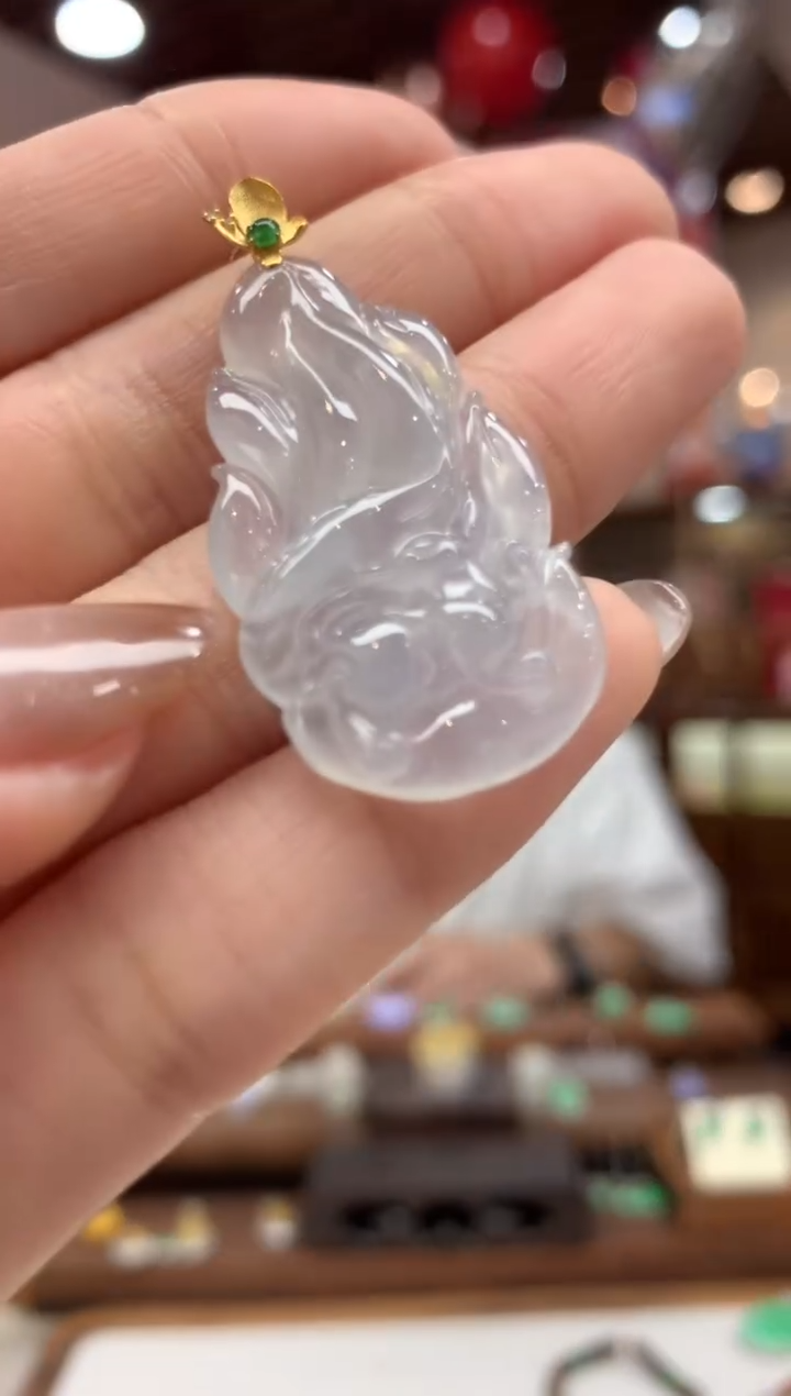 【闪购商品】翡翠吊坠(不含链)18K金镶嵌九尾狐