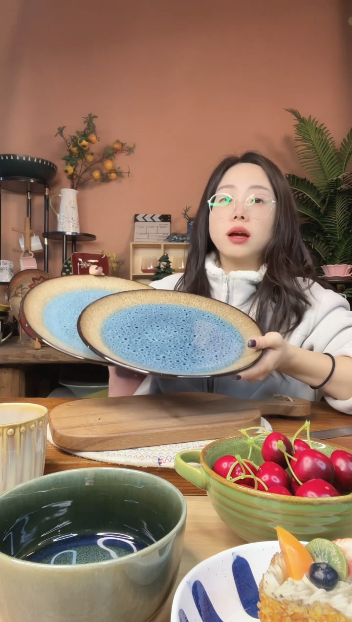 陶瓷10.5英寸渐变蓝大盘 2件 微瑕疵