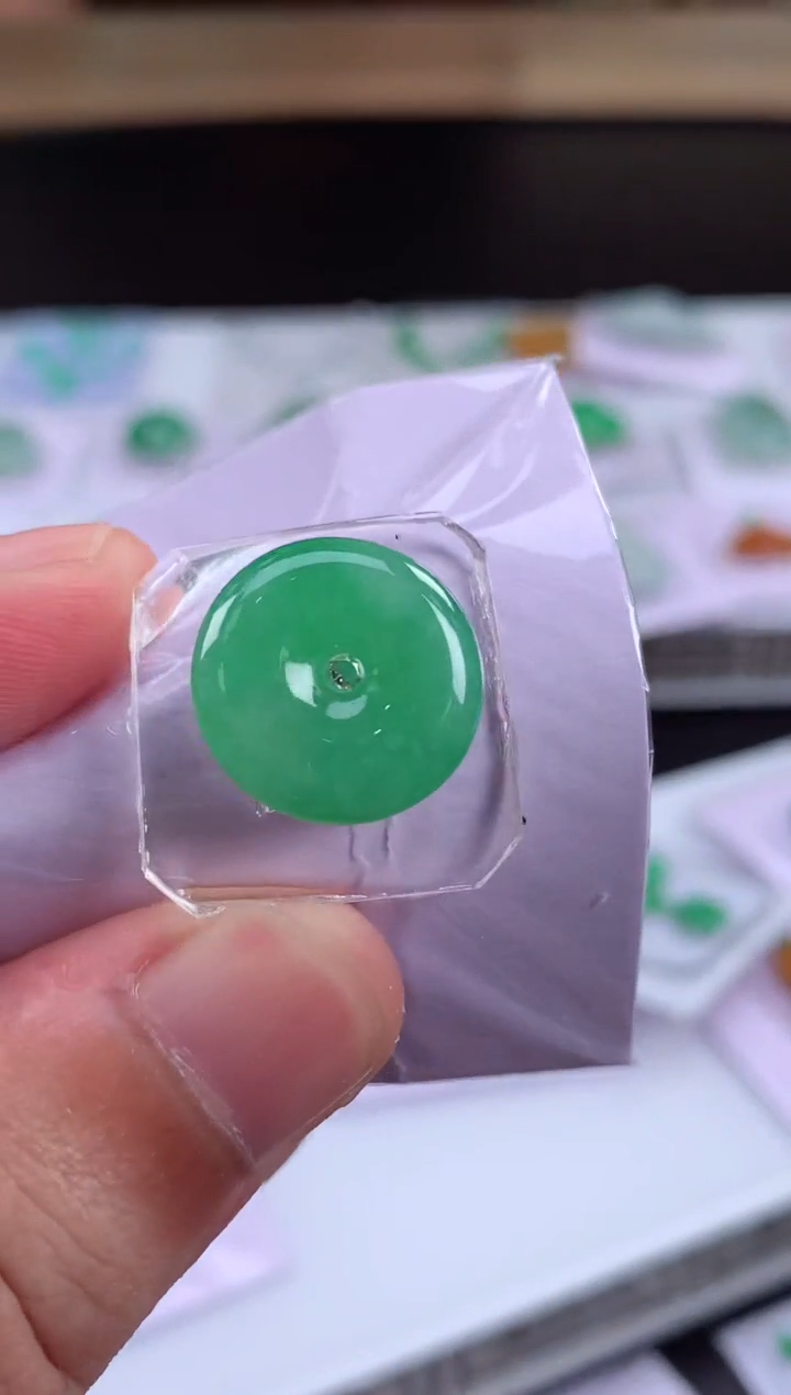 定制翡翠未镶嵌翡翠