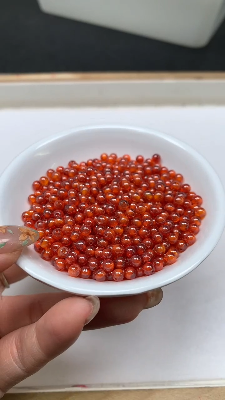 未镶嵌天然锆石散珠D333 红锆石4mm30颗9.9元