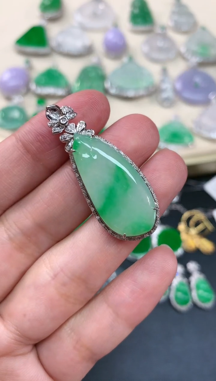 【闪购商品】翡翠吊坠(不含链)18K金镶嵌A25|2980