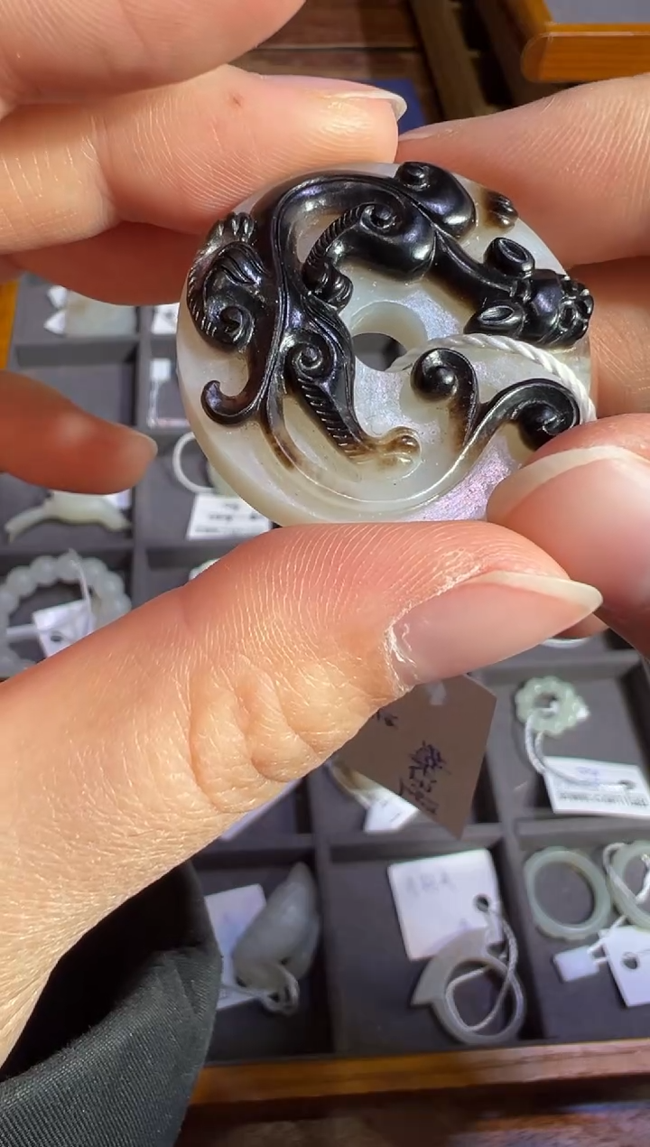 铅t***z8888888888888888