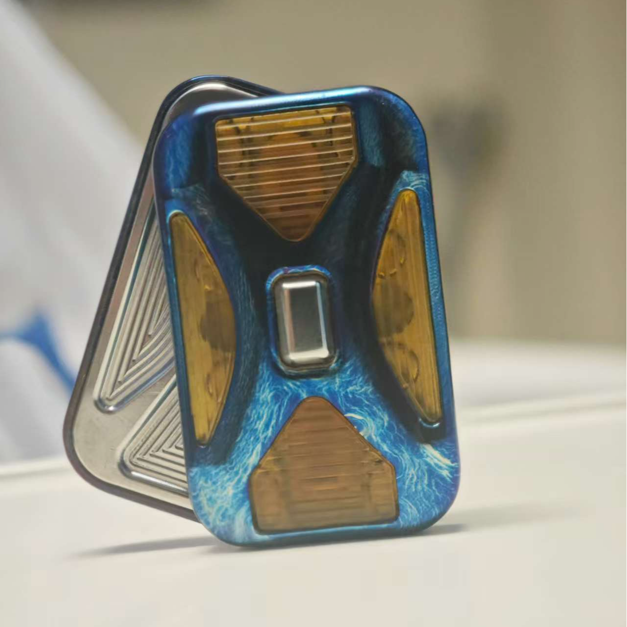 躁动X5无限位竞技推牌全新底板外壳设计革新音皇edc解压玩具