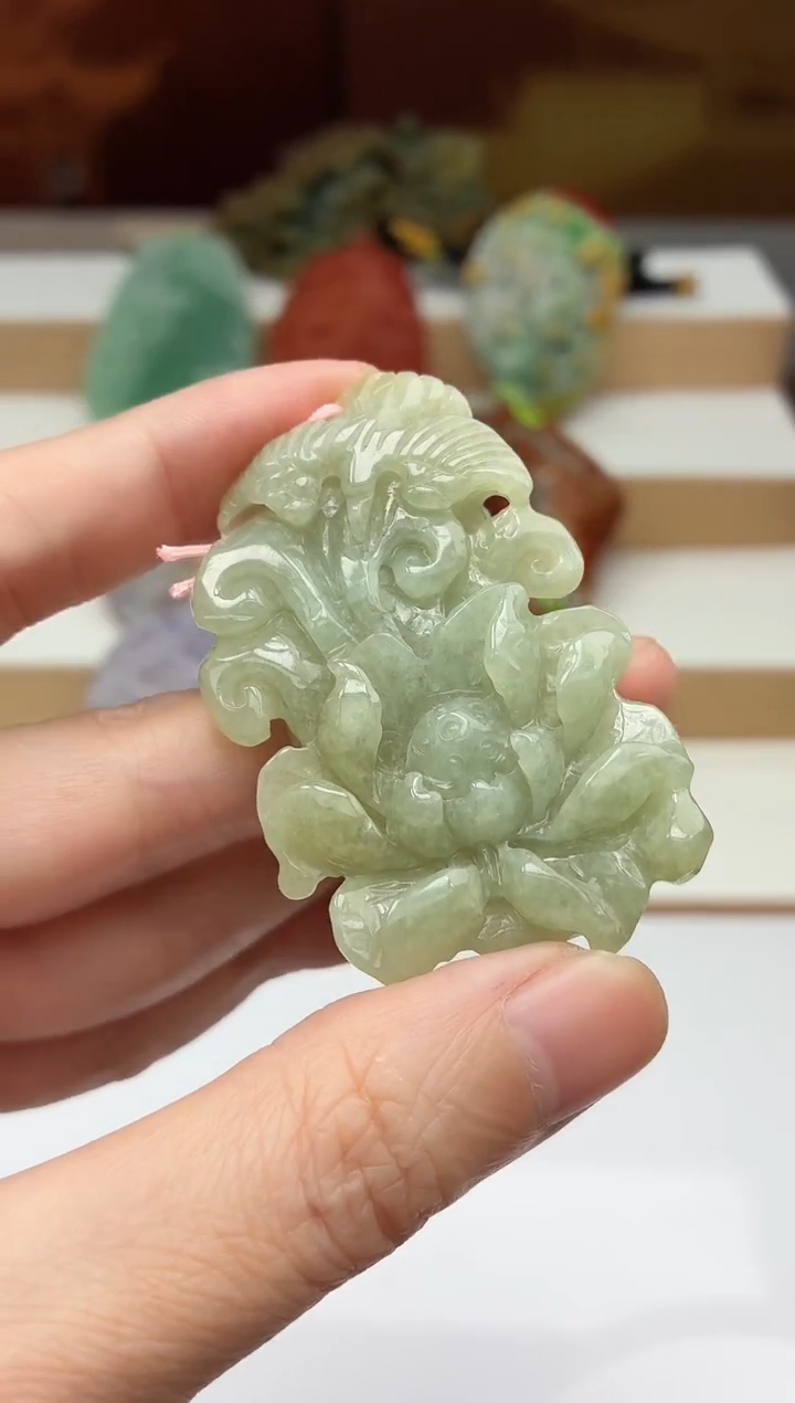 颈饰未镶嵌翡翠牌子