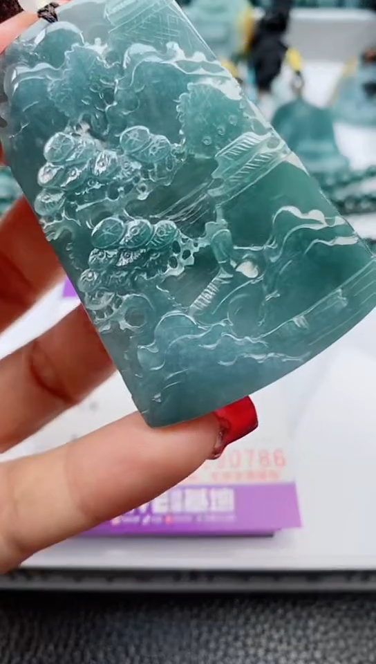 【闪购商品】翡翠颈饰未镶嵌               