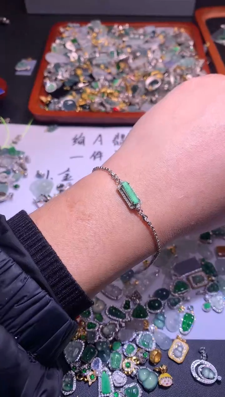 【闪购商品】翡翠吊坠(不含链)银S925镶嵌1