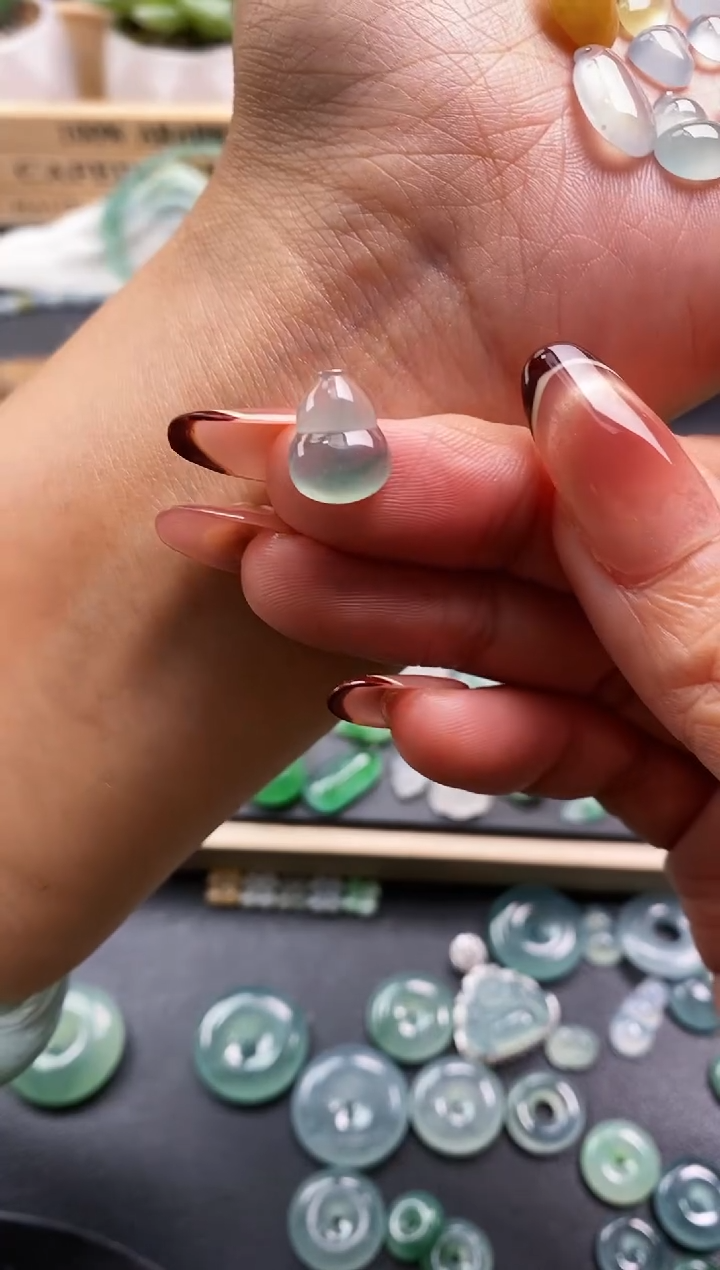 裸石翡翠福利品  葫芦