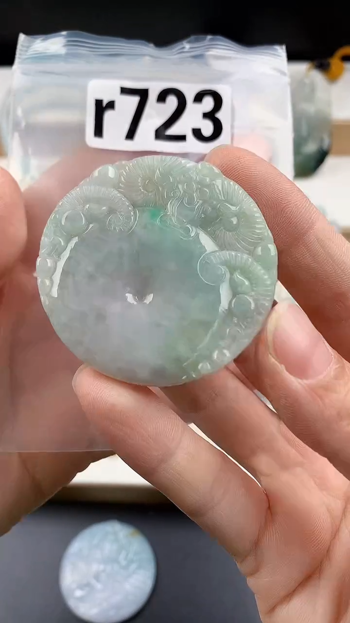 颈饰未镶嵌翡翠天然翡翠吊坠挂件