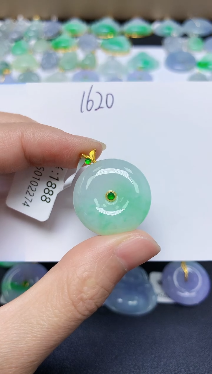 翡翠18K金镶嵌颈饰 天然缅甸翡翠A货