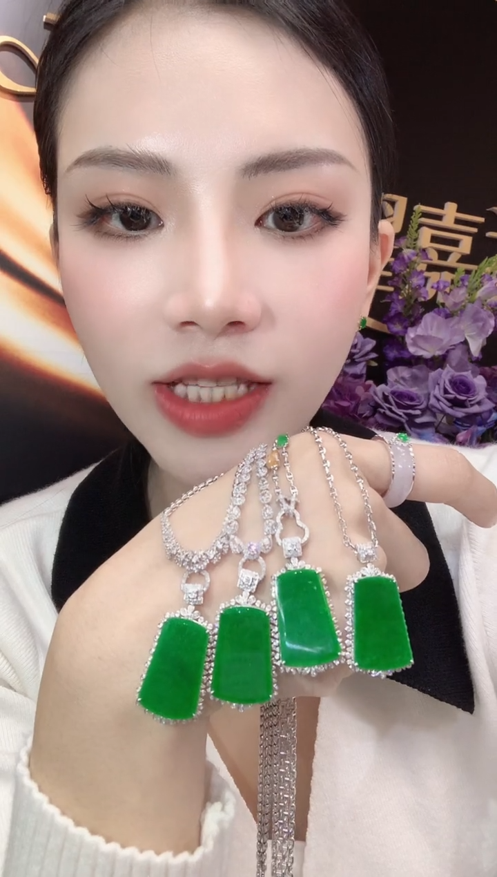 吊坠(不含链)18K金镶嵌翡翠A28 多样性发一件