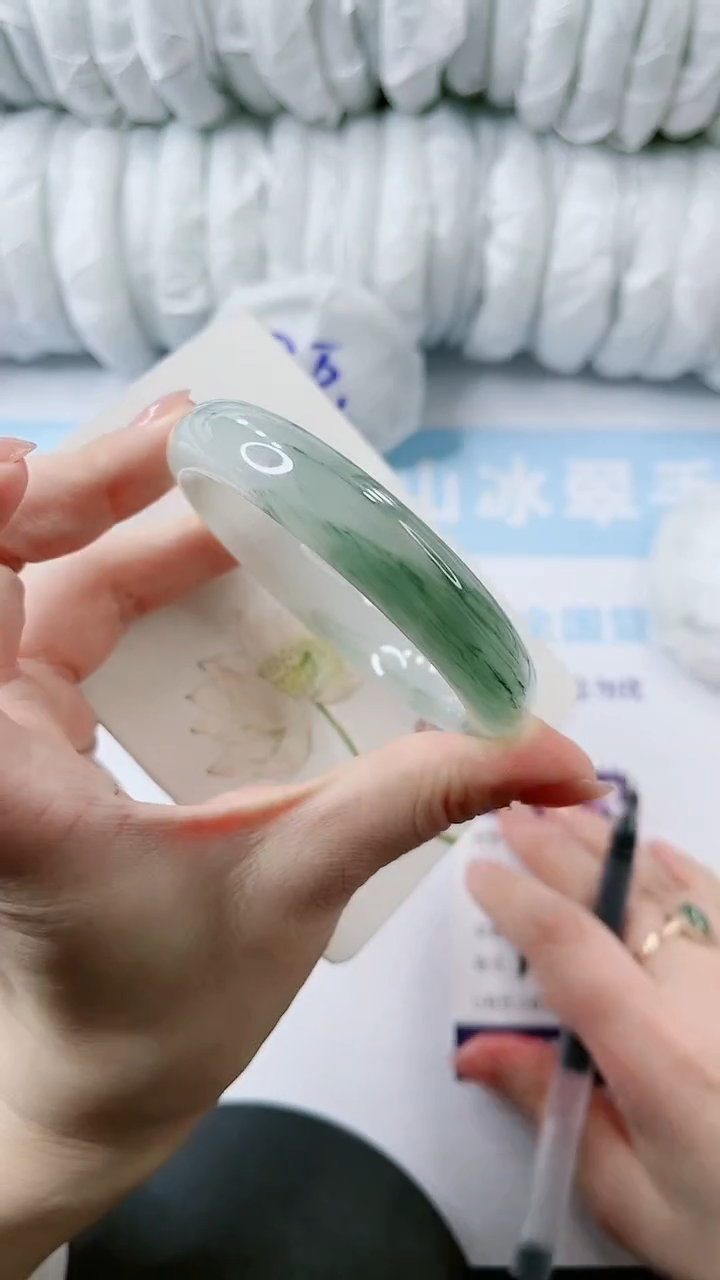 【闪购商品】石英质玉手镯未镶嵌多样性发货V327