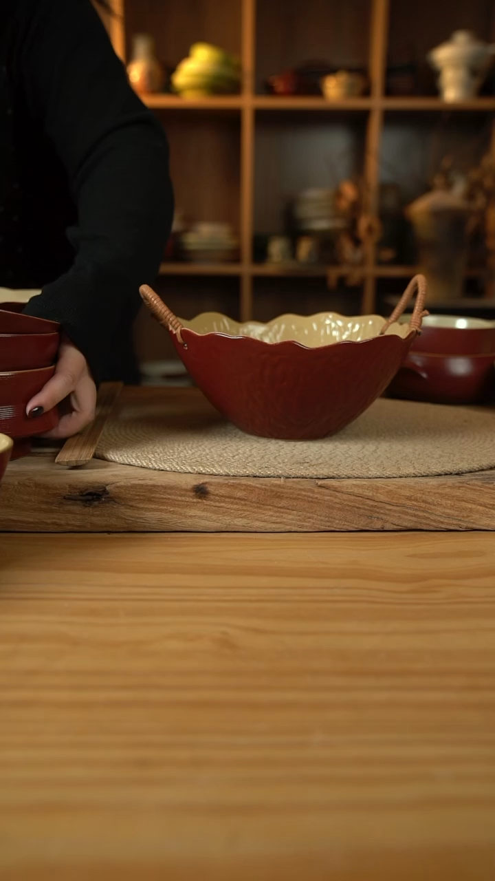 复古红系列的8英寸麻绳花边垂纹汤碗1个