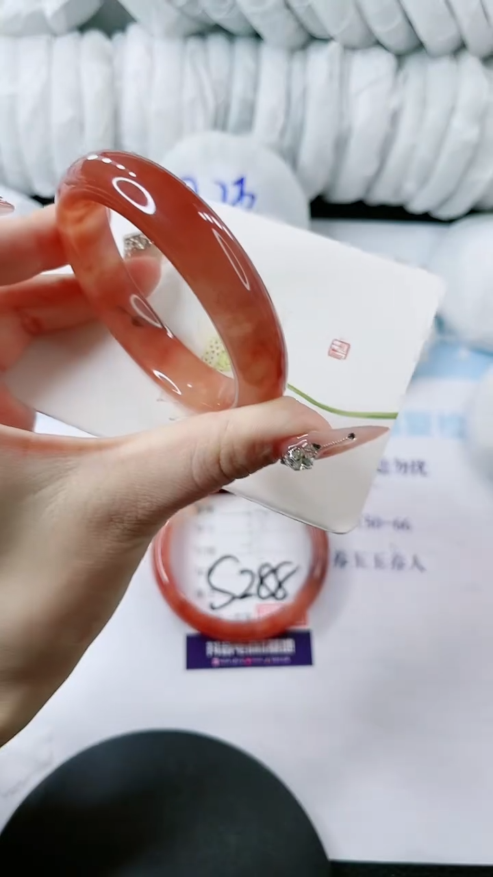 【闪购商品】石英质玉手镯未镶嵌多样性发货S289