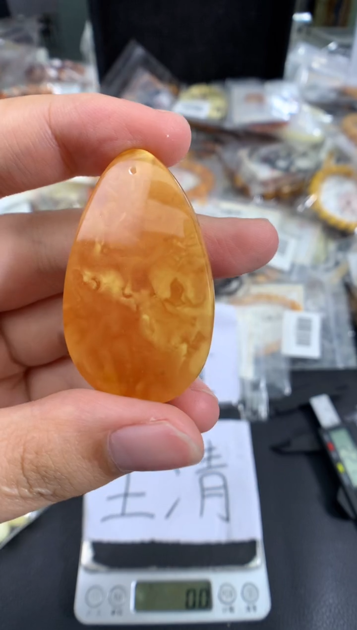 蜜蜡未镶嵌珠宝奇石1