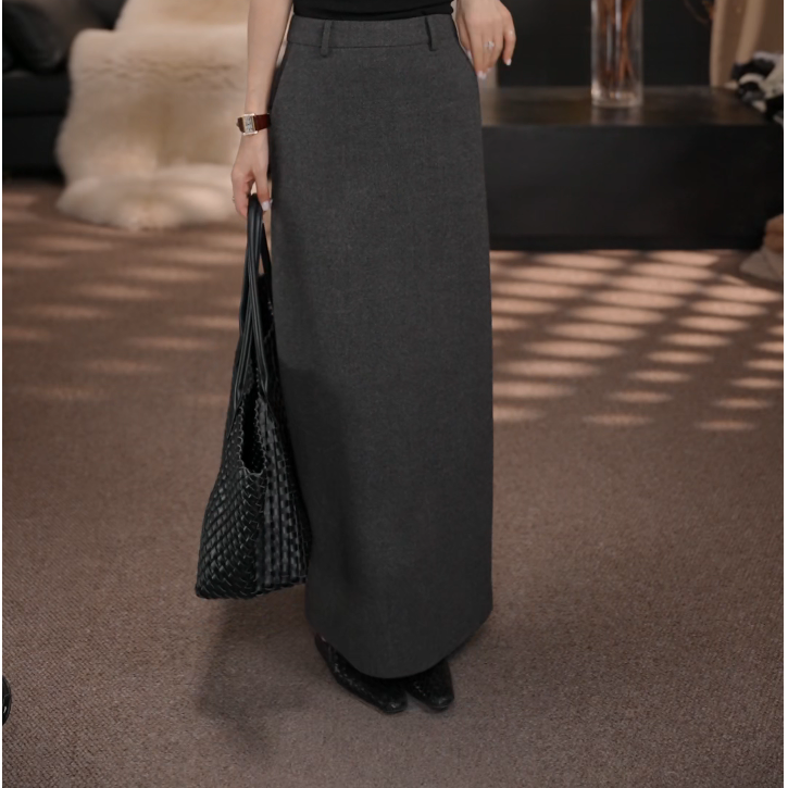 卢尚原创创意剪裁后开叉毛呢半裙250924