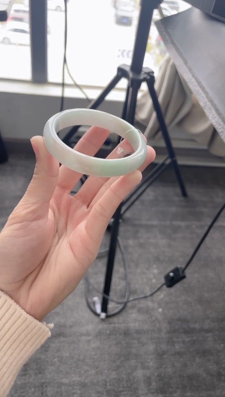 【闪购商品】翡翠手镯未镶嵌手镯