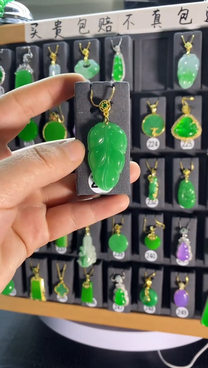【闪购商品】翡翠耳饰银S925镶嵌216...