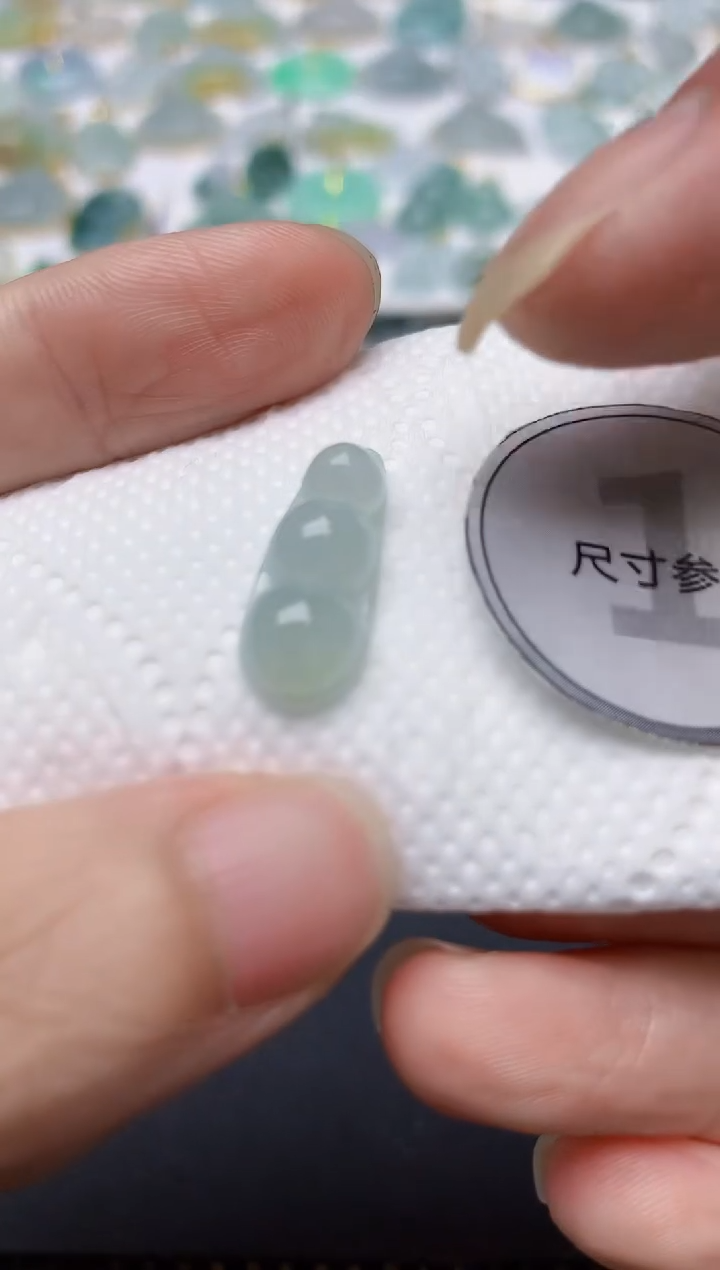 翡翠未镶嵌颈饰天然缅甸A货翡翠