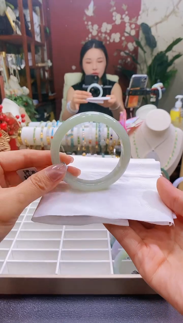 翡翠手镯未镶嵌153号58.3/12.9*8.1