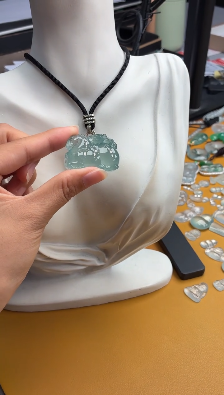 吊坠(不含链)未镶嵌翡翠唐马 24.7 35.6 12.0