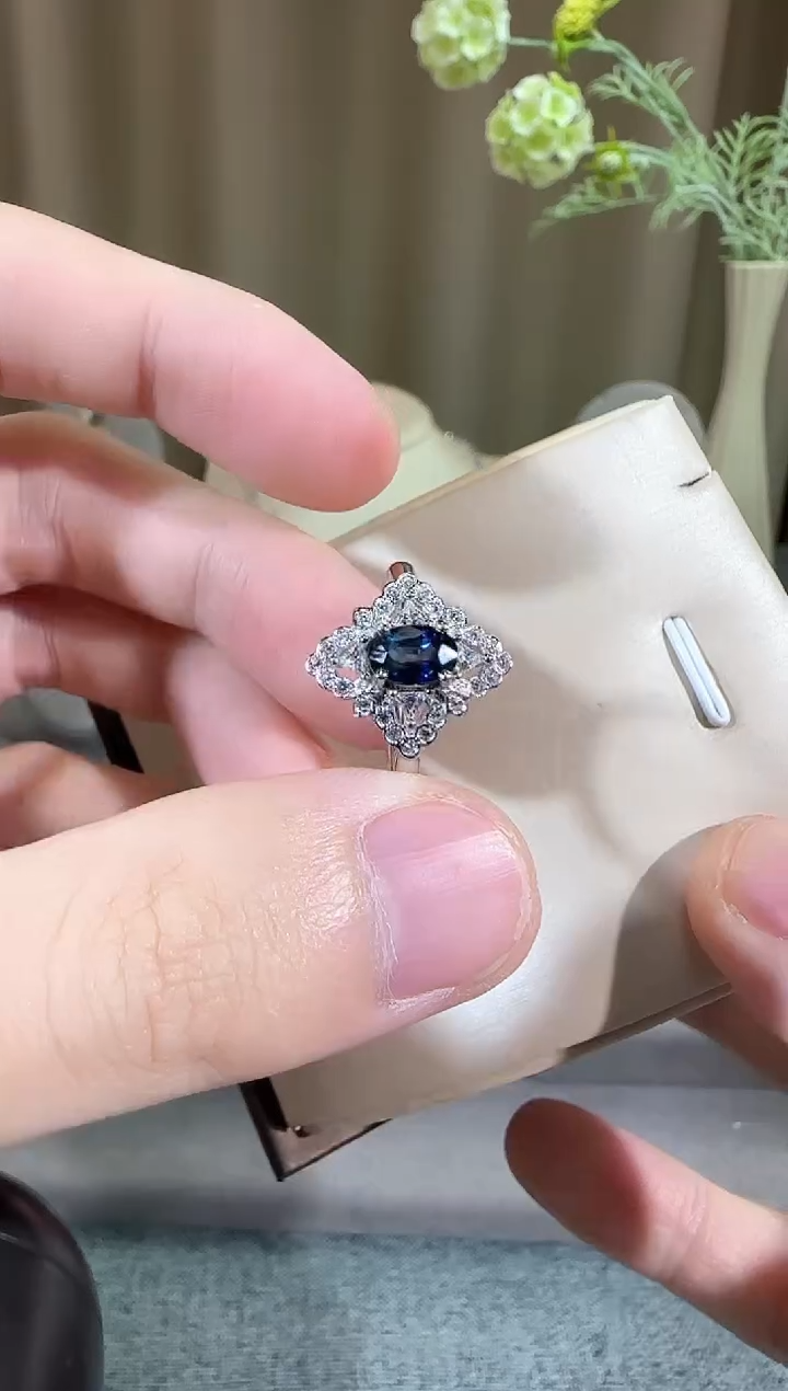 蓝宝石戒指银S925镶嵌5*7mm戒指简约款