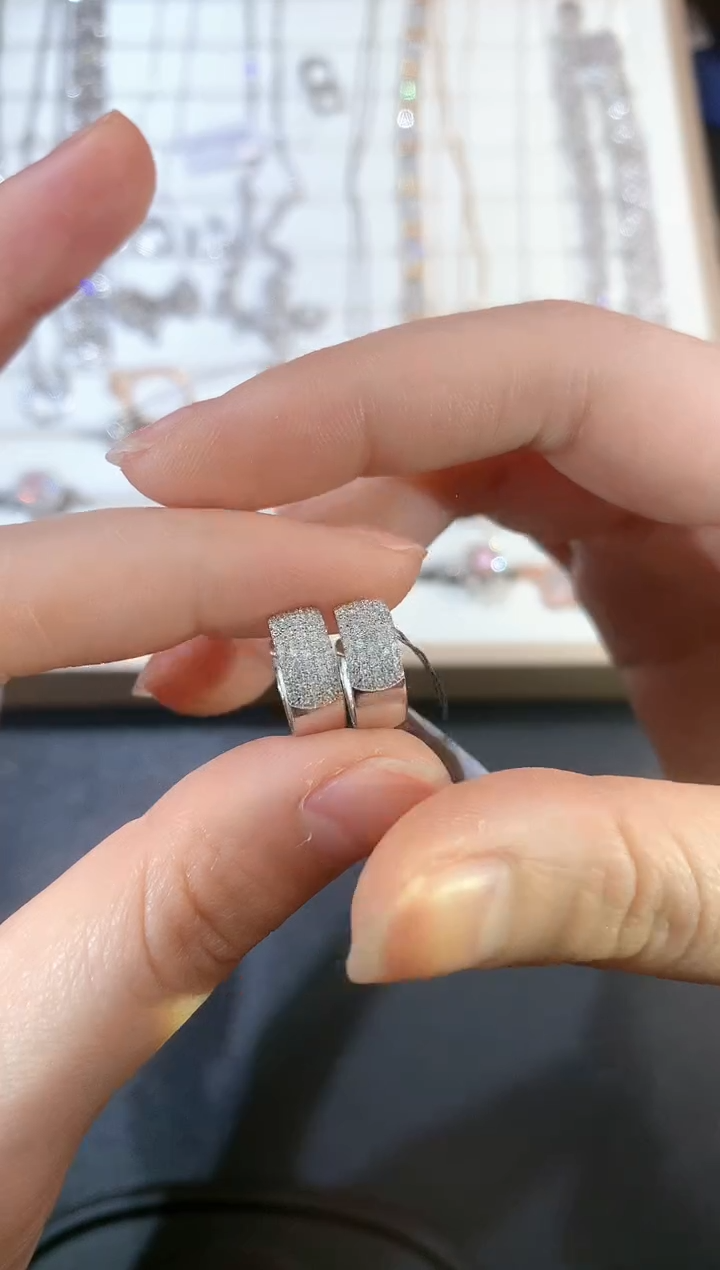 【闪购商品】钻石耳饰18K金镶嵌S332|2999