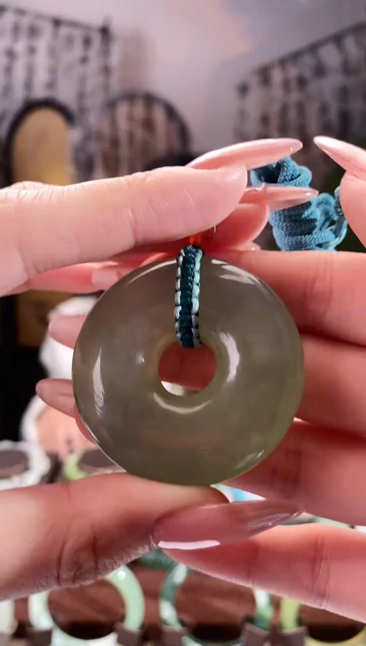 【闪购商品】岫玉颈饰未镶嵌扣