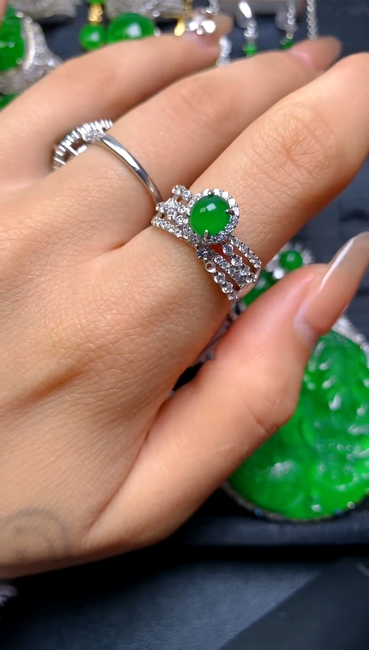 【闪购商品】翡翠戒指银S925镶嵌女戒