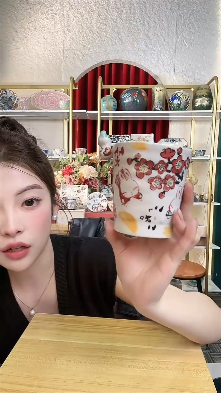 盘夕立窑浮雕手握杯-兔子