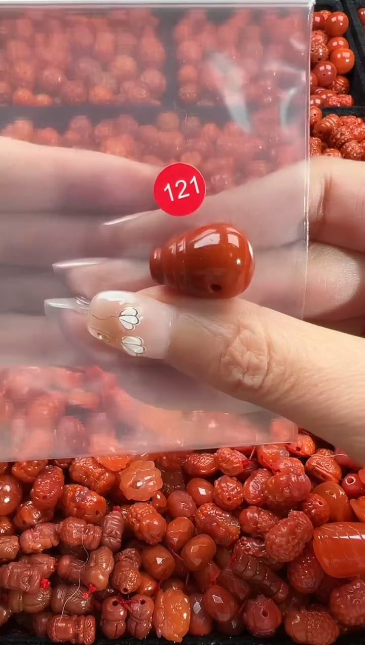 颈饰未镶嵌南红玛瑙1