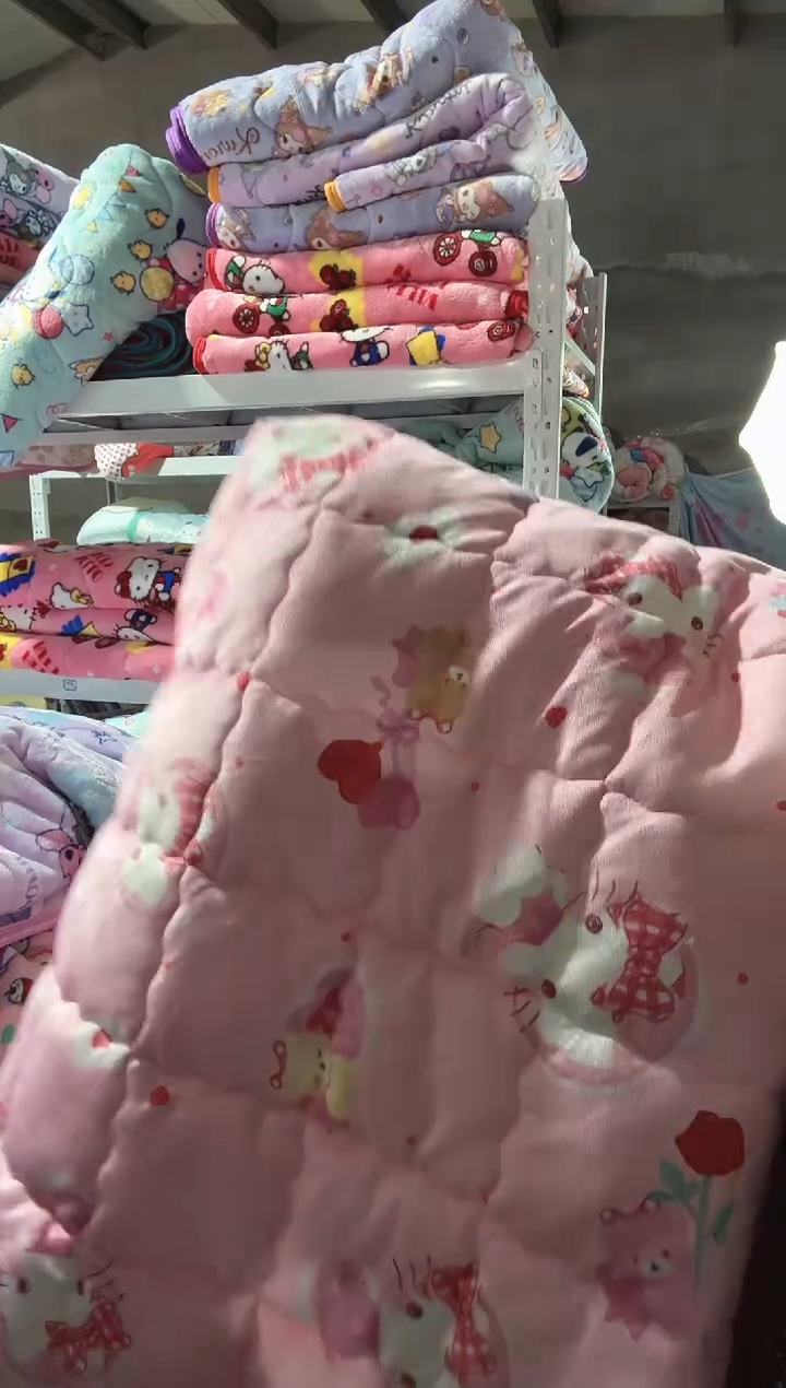 150*200超绒柔垫子  