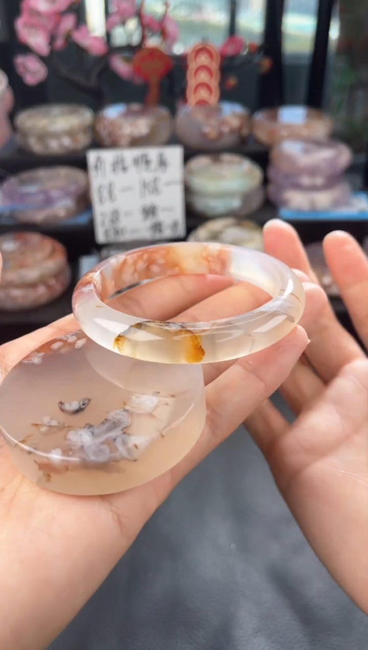 【闪购商品】石英质玉手镯未镶嵌54