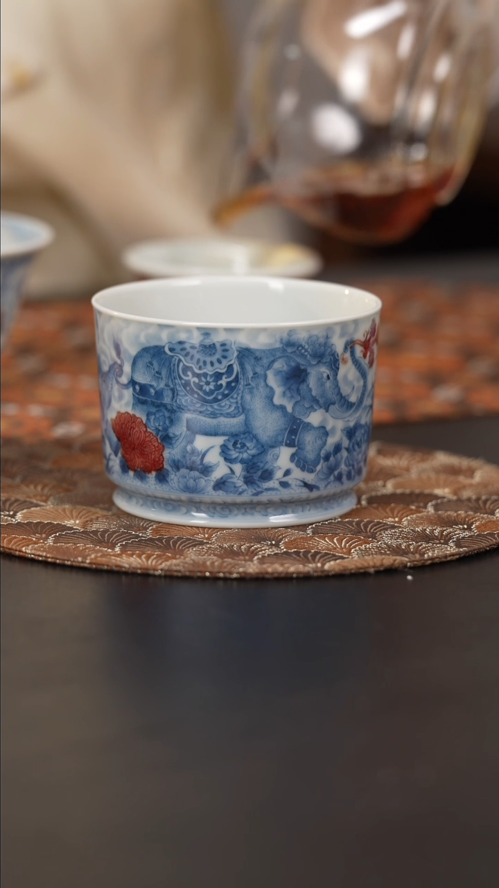 【闪购商品】杯屹朴堂釉里红太平有象