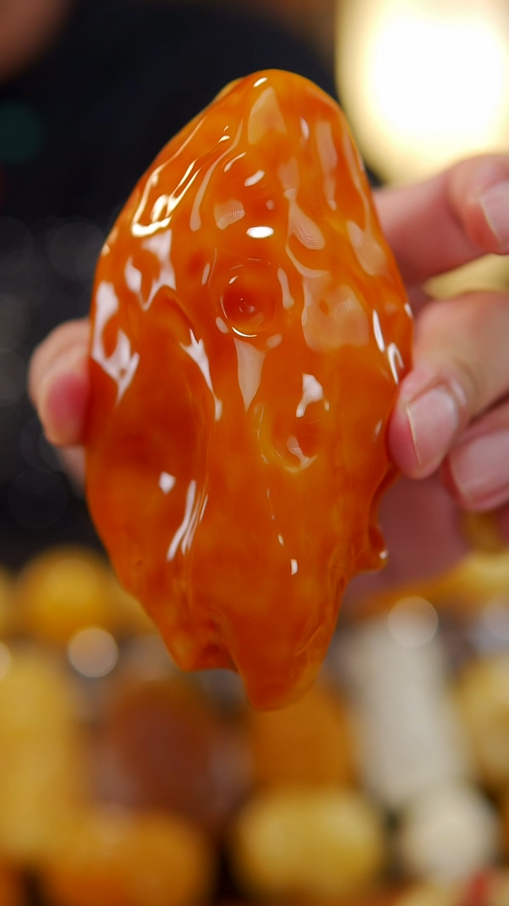 【闪购商品】蜜蜡裸石未镶嵌131焦皮料原石