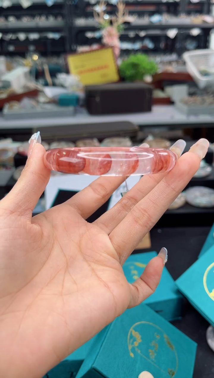 水晶手镯未镶嵌62圈口8J2555