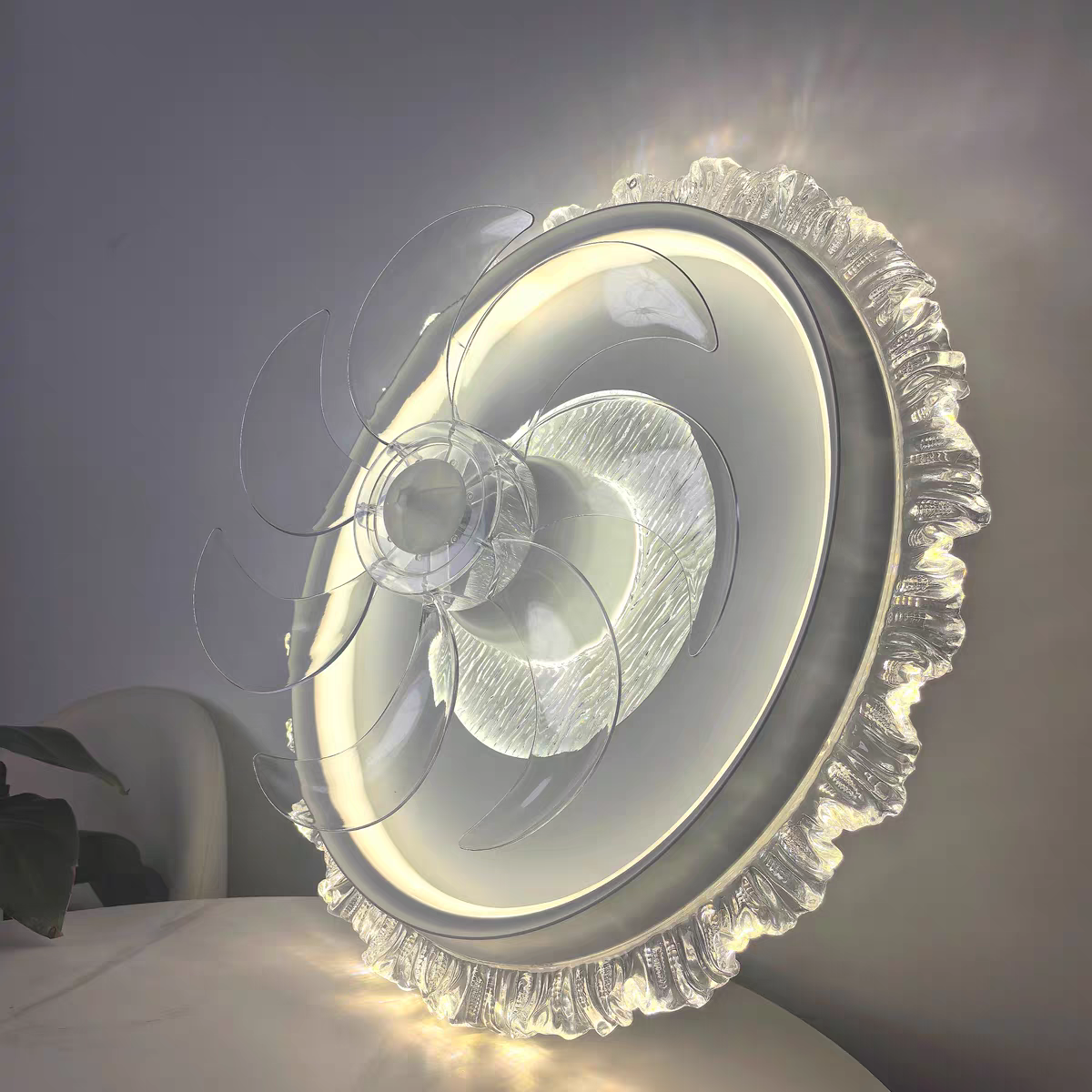 2025年新款变频全光谱护眼卧室风扇灯360度摇头智能语音电扇灯