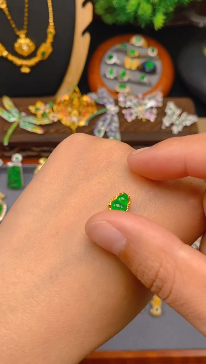 【闪购商品】翡翠吊坠(不含链)银S925镶嵌葫芦潘多拉