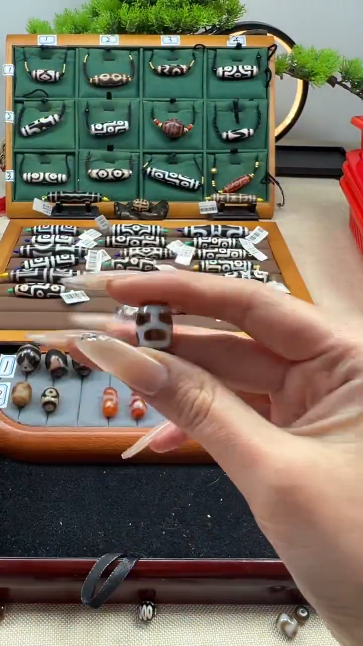 玛瑙/玉髓（覆膜）颈饰未镶嵌84.（微瑕）