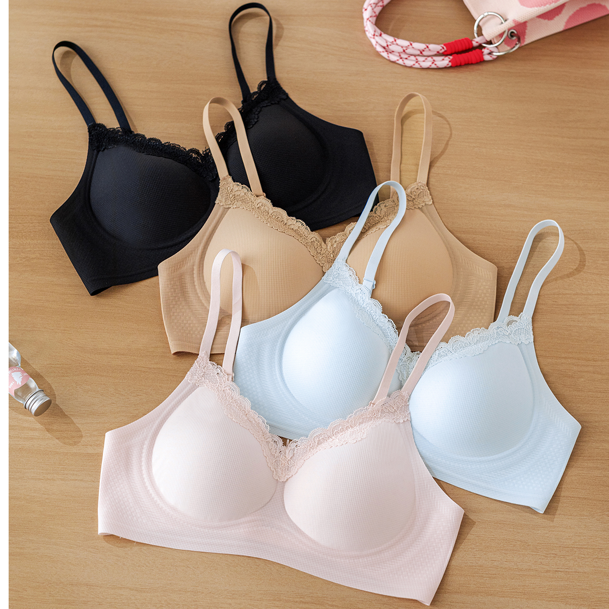 正品云感蕾丝边内衣女无痕聚拢无钢圈舒适固定杯薄款性感镂空透气