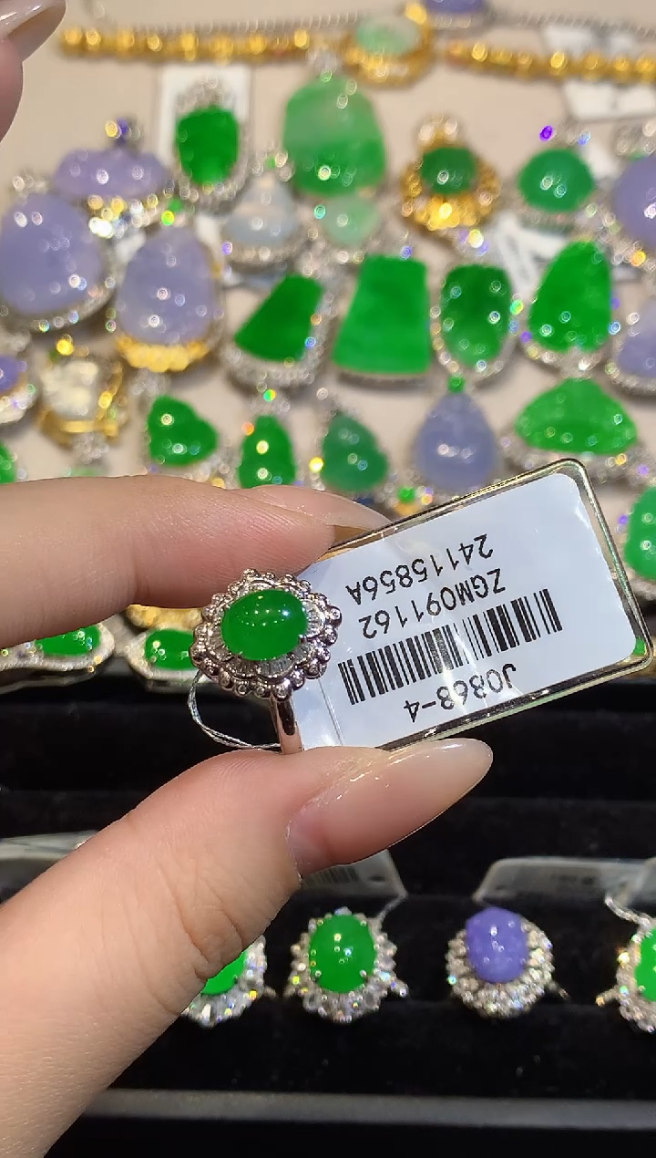 18K金镶嵌戒指翡翠SY多样性发其一