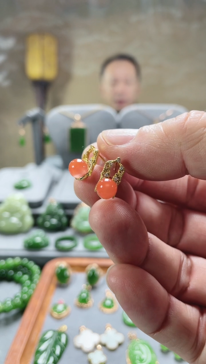 【闪购商品】南红玛瑙耳饰银S925镀金镶嵌6mm